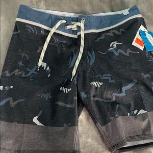 Men’s Quiksilver shorts